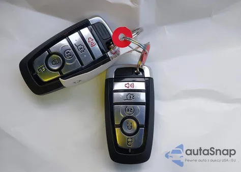 2024 Ford Escape St-Line Select z USA, uszkodzony, nr VIN 1FMCU9NZ9RUB16697